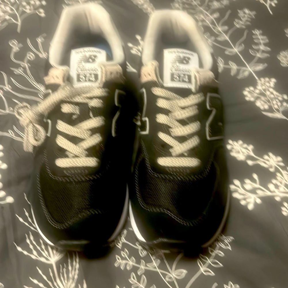 New never worn! New Balance Classic 574 sneakers size 8